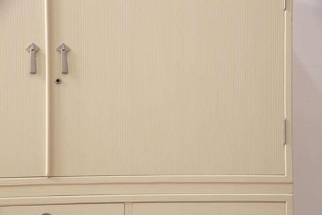 総桐箪笥をリペア&カスタム!三段重ねから中・下段のみの仕様に変更。中段上部の金具を取り外し、穴埋め加工。砥粉仕上げ。(衣装箪笥、着物箪笥、和タンス、桐たんす)