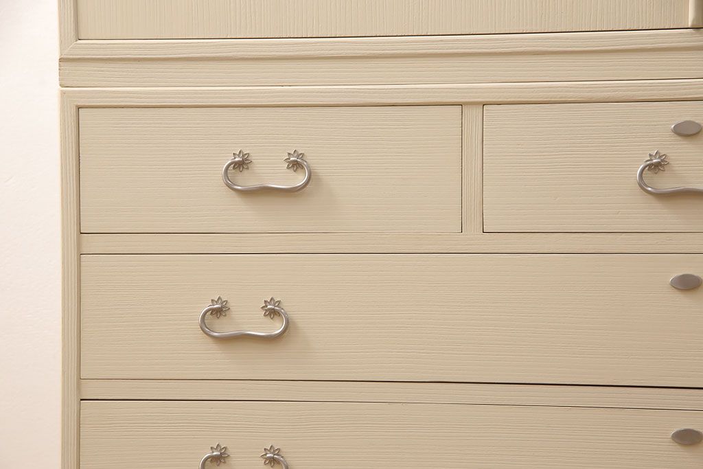 総桐箪笥をリペア&カスタム!三段重ねから中・下段のみの仕様に変更。中段上部の金具を取り外し、穴埋め加工。砥粉仕上げ。(衣装箪笥、着物箪笥、和タンス、桐たんす)