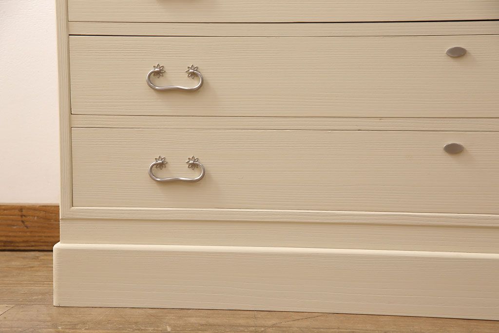 総桐箪笥をリペア&カスタム!三段重ねから中・下段のみの仕様に変更。中段上部の金具を取り外し、穴埋め加工。砥粉仕上げ。(衣装箪笥、着物箪笥、和タンス、桐たんす)