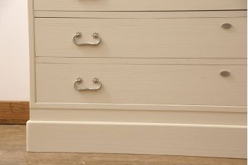 総桐箪笥をリペア&カスタム!三段重ねから中・下段のみの仕様に変更。中段上部の金具を取り外し、穴埋め加工。砥粉仕上げ。(衣装箪笥、着物箪笥、和タンス、桐たんす)