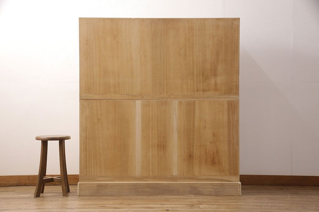 総桐箪笥をリペア&カスタム!三段重ねから中・下段のみの仕様に変更。中段上部の金具を取り外し、穴埋め加工。砥粉仕上げ。(衣装箪笥、着物箪笥、和タンス、桐たんす)