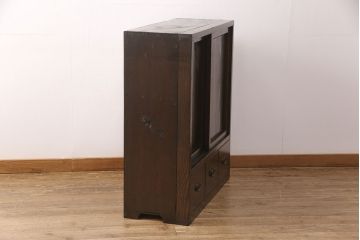 明治大正期の木製戸棚をリペア&カスタム!取り外し可能な棚板を新たに作成し、2段から3段の仕様へ変更。1トーン落ち着いた色味に着色し仕上げ。(収納棚、キャビネット)