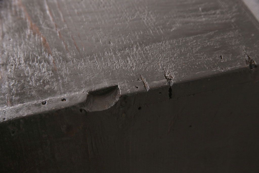 明治大正期の木製戸棚をリペア&カスタム!取り外し可能な棚板を新たに作成し、2段から3段の仕様へ変更。1トーン落ち着いた色味に着色し仕上げ。(収納棚、キャビネット)