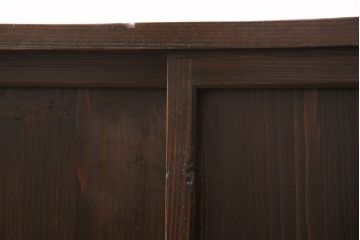 明治大正期の木製戸棚をリペア&カスタム!取り外し可能な棚板を新たに作成し、2段から3段の仕様へ変更。1トーン落ち着いた色味に着色し仕上げ。(収納棚、キャビネット)