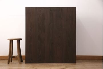 明治大正期の木製戸棚をリペア&カスタム!取り外し可能な棚板を新たに作成し、2段から3段の仕様へ変更。1トーン落ち着いた色味に着色し仕上げ。(収納棚、キャビネット)