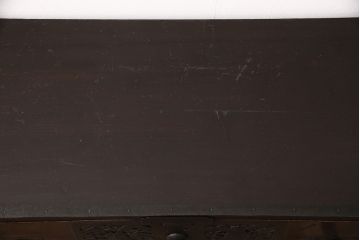 佐渡箪笥をリペア&カスタム!天板補強と背面に配線用の穴加工を施し、角脚の取り付け。金具は黒染めし、本体は現状に近しい色味に着色し仕上げ。(衣装箪笥、時代箪笥、リビングボード、チェスト、引き出し、テレビ台、テレビボード)