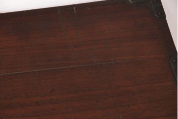 明治期の衣装箪笥の見た目を変えずに綺麗にリペア!金具の錆は黒染め。1トーン落ち着いた色味に着色し仕上げ。(収納箪笥、和タンス、時代箪笥)