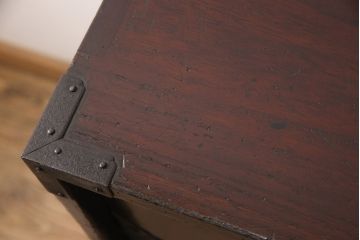明治期の衣装箪笥の見た目を変えずに綺麗にリペア!金具の錆は黒染め。1トーン落ち着いた色味に着色し仕上げ。(収納箪笥、和タンス、時代箪笥)
