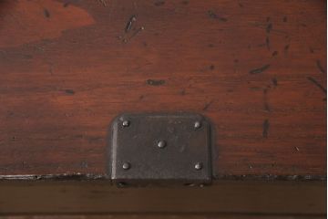 明治期の衣装箪笥の見た目を変えずに綺麗にリペア!金具の錆は黒染め。1トーン落ち着いた色味に着色し仕上げ。(収納箪笥、和タンス、時代箪笥)