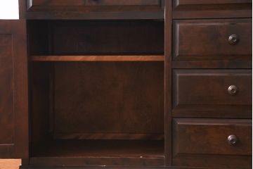 北海道民芸角のサイドボードをリペア&カスタム!天然御影石を使用したタイルトップ天板を取り付け、黄味がかった濃い茶色に着色し仕上げ。(収納棚、カウンター)