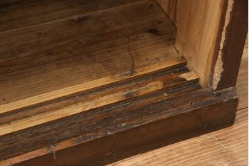 ローボードの見た目を変えずに綺麗にリペア!クリアワックス仕上げ。(テレビ台、テレビボード、収納棚)