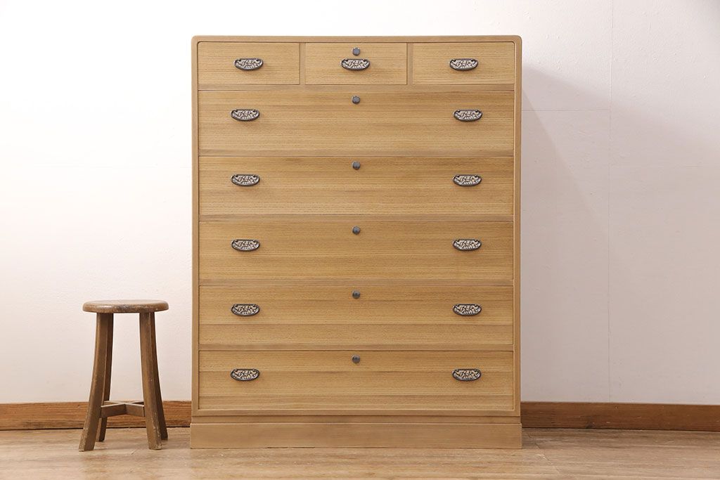 総桐箪笥の見た目を変えずに綺麗にリペア!木地色仕上げ。(桐たんす、和タンス、洋服タンス、衣装箪笥)