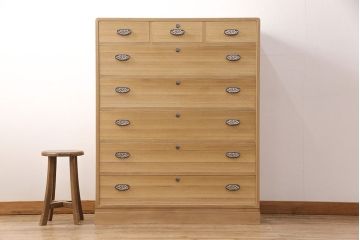 総桐箪笥の見た目を変えずに綺麗にリペア!木地色仕上げ。(桐たんす、和タンス、洋服タンス、衣装箪笥)