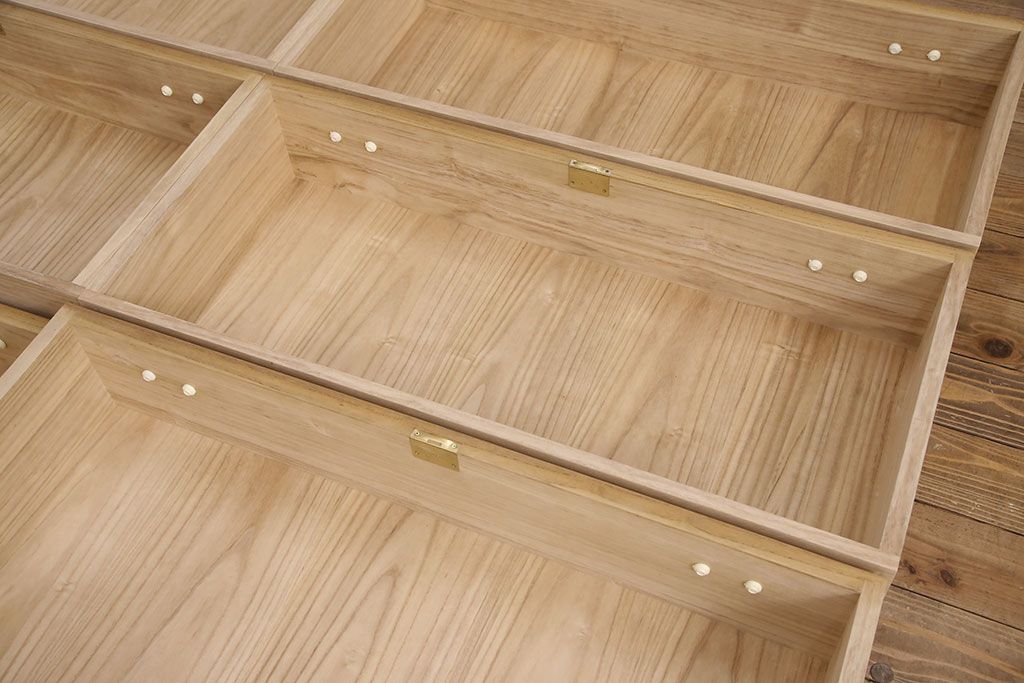 総桐箪笥の見た目を変えずに綺麗にリペア!木地色仕上げ。(桐たんす、和タンス、洋服タンス、衣装箪笥)