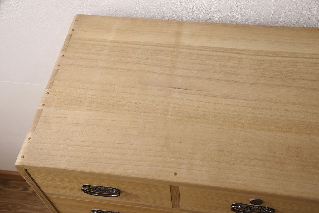 総桐箪笥の見た目を変えずに綺麗にリペア!木地色仕上げ。(桐たんす、和タンス、洋服タンス、衣装箪笥)