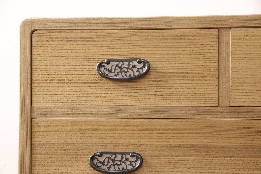 総桐箪笥の見た目を変えずに綺麗にリペア!木地色仕上げ。(桐たんす、和タンス、洋服タンス、衣装箪笥)