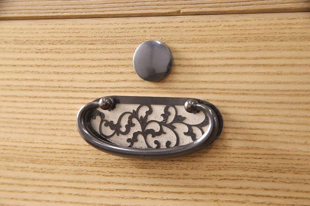 総桐箪笥の見た目を変えずに綺麗にリペア!木地色仕上げ。(桐たんす、和タンス、洋服タンス、衣装箪笥)