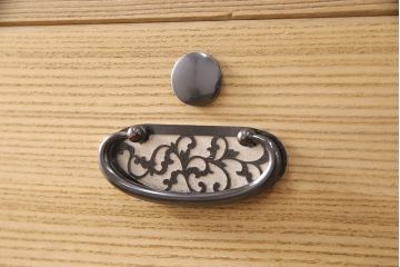 総桐箪笥の見た目を変えずに綺麗にリペア!木地色仕上げ。(桐たんす、和タンス、洋服タンス、衣装箪笥)