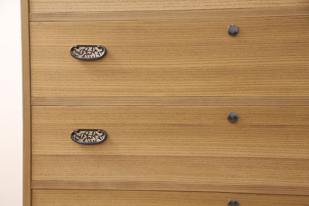 総桐箪笥の見た目を変えずに綺麗にリペア!木地色仕上げ。(桐たんす、和タンス、洋服タンス、衣装箪笥)
