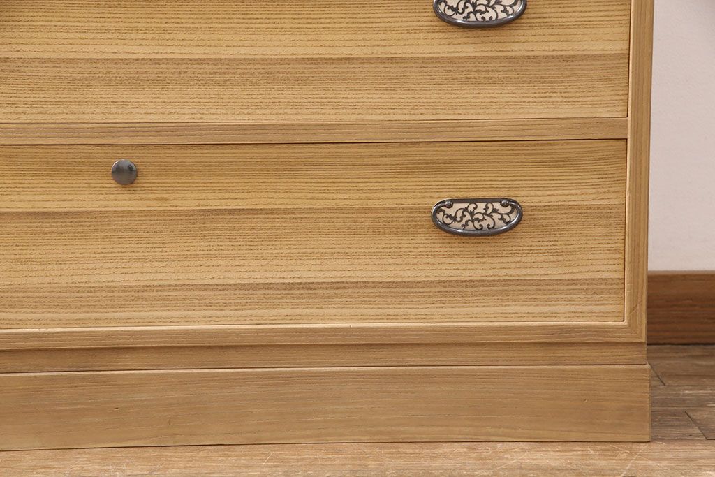 総桐箪笥の見た目を変えずに綺麗にリペア!木地色仕上げ。(桐たんす、和タンス、洋服タンス、衣装箪笥)