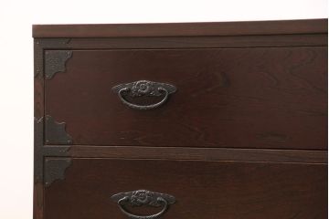 民芸箪笥をリペア&カスタム!3段から2段へ段数を変更しローボードにリメイク。天板を新たに製作。1トーン落ち着いた色味に着色し仕上げ。(トーチェスト、テレビ台、テレビボード、引き出し)