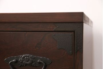 民芸箪笥をリペア&カスタム!3段から2段へ段数を変更しローボードにリメイク。天板を新たに製作。1トーン落ち着いた色味に着色し仕上げ。(トーチェスト、テレビ台、テレビボード、引き出し)