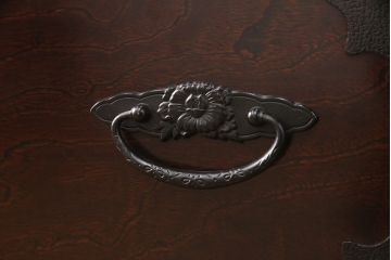 民芸箪笥をリペア&カスタム!3段から2段へ段数を変更しローボードにリメイク。天板を新たに製作。1トーン落ち着いた色味に着色し仕上げ。(トーチェスト、テレビ台、テレビボード、引き出し)