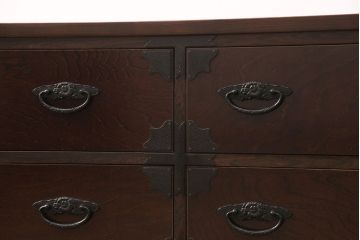 民芸箪笥をリペア&カスタム!3段から2段へ段数を変更しローボードにリメイク。天板を新たに製作。1トーン落ち着いた色味に着色し仕上げ。(トーチェスト、テレビ台、テレビボード、引き出し)