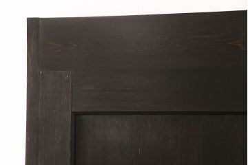 明治大正期の蔵戸をリペア&カスタム!戸車、鍵、裏面に葵引手を取り付け。新たに戸枠を製作。濃い茶色の色味に着色し、外部塗装仕上げ。(引き戸、玄関戸、建具)