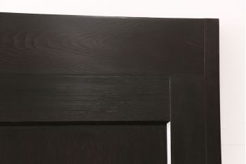 明治大正期の蔵戸をリペア&カスタム!戸車、鍵、裏面に葵引手を取り付け。新たに戸枠を製作。濃い茶色の色味に着色し、外部塗装仕上げ。(引き戸、玄関戸、建具)