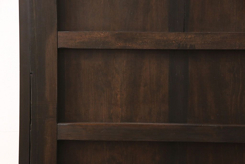 明治大正期の蔵戸をリペア&カスタム!戸車、鍵、裏面に葵引手を取り付け。新たに戸枠を製作。濃い茶色の色味に着色し、外部塗装仕上げ。(引き戸、玄関戸、建具)