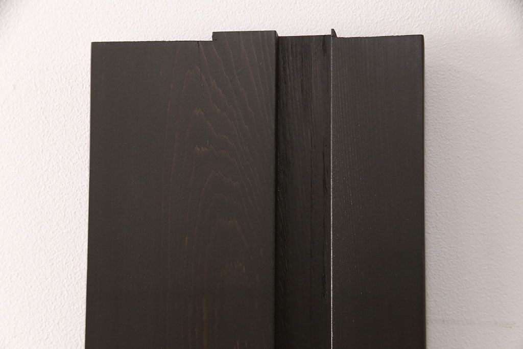 明治大正期の蔵戸をリペア&カスタム!戸車、鍵、裏面に葵引手を取り付け。新たに戸枠を製作。濃い茶色の色味に着色し、外部塗装仕上げ。(引き戸、玄関戸、建具)