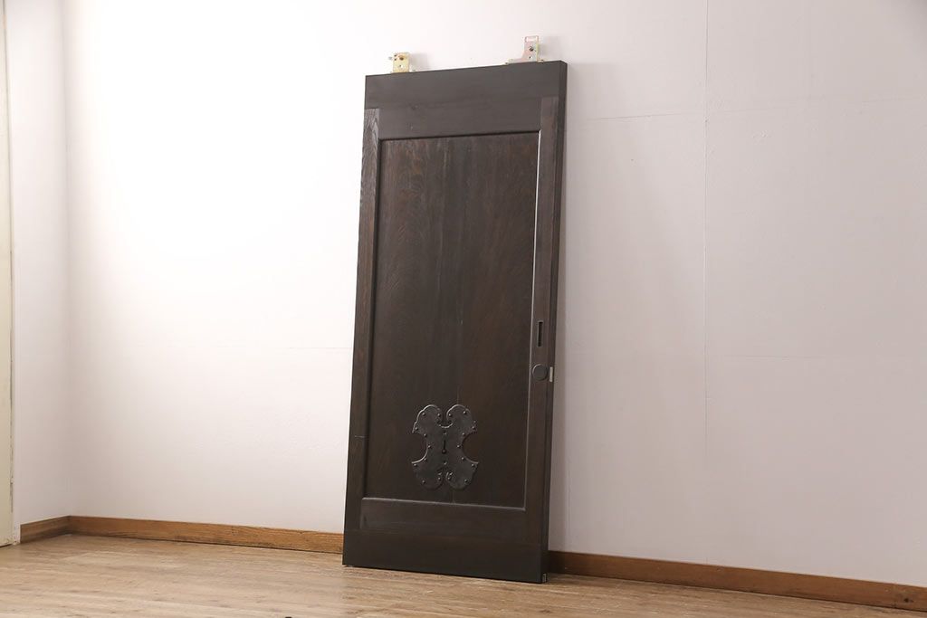 明治大正期の蔵戸をリペア&カスタム!設置場所に合わせてリサイズ。上吊り式ソフトクローズ戸枠を作成し、現状に近しい色味に着色し仕上げ。(引き戸、玄関戸、建具)