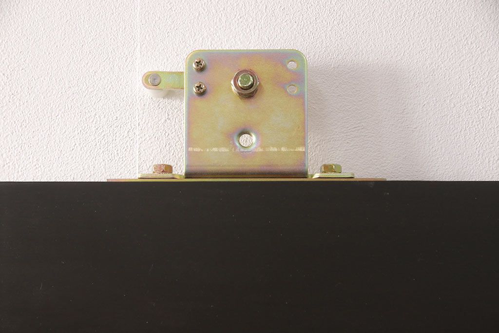 明治大正期の蔵戸をリペア&カスタム!設置場所に合わせてリサイズ。上吊り式ソフトクローズ戸枠を作成し、現状に近しい色味に着色し仕上げ。(引き戸、玄関戸、建具)