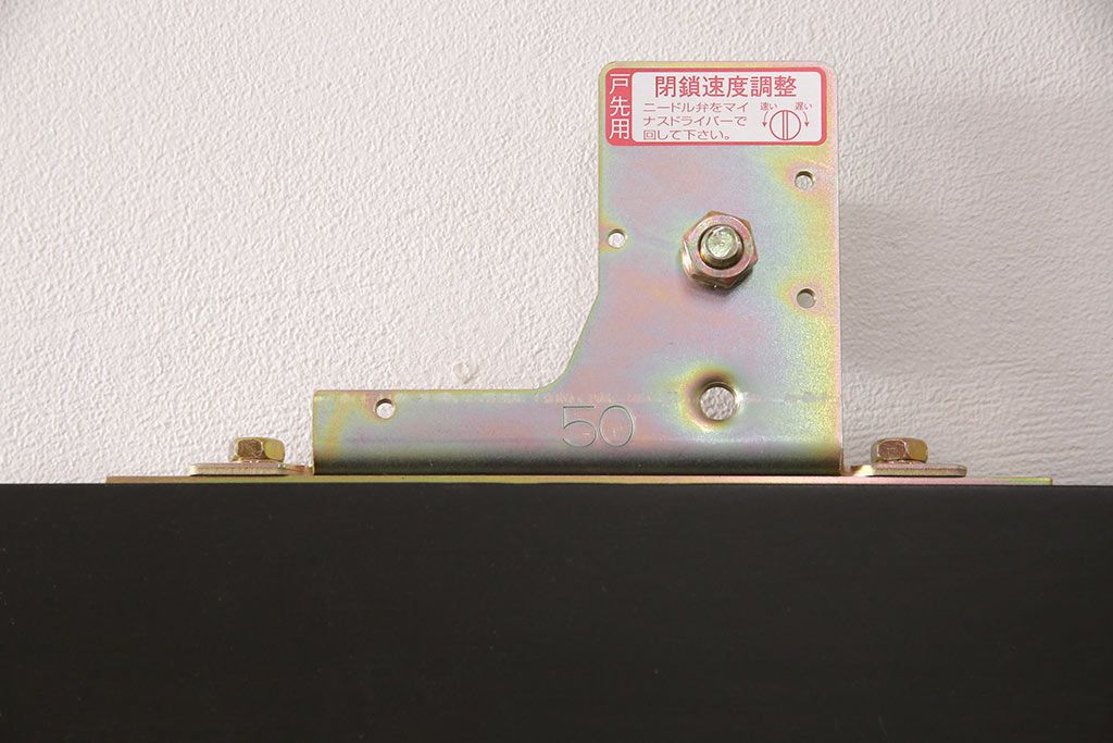 明治大正期の蔵戸をリペア&カスタム!設置場所に合わせてリサイズ。上吊り式ソフトクローズ戸枠を作成し、現状に近しい色味に着色し仕上げ。(引き戸、玄関戸、建具)