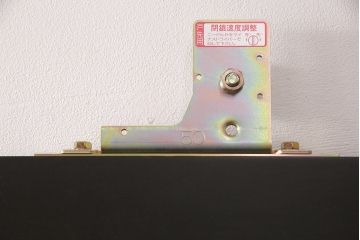 明治大正期の蔵戸をリペア&カスタム!設置場所に合わせてリサイズ。上吊り式ソフトクローズ戸枠を作成し、現状に近しい色味に着色し仕上げ。(引き戸、玄関戸、建具)