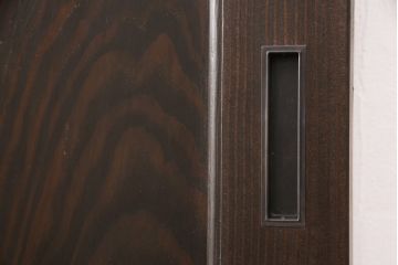 明治大正期の蔵戸をリペア&カスタム!設置場所に合わせてリサイズ。上吊り式ソフトクローズ戸枠を作成し、現状に近しい色味に着色し仕上げ。(引き戸、玄関戸、建具)