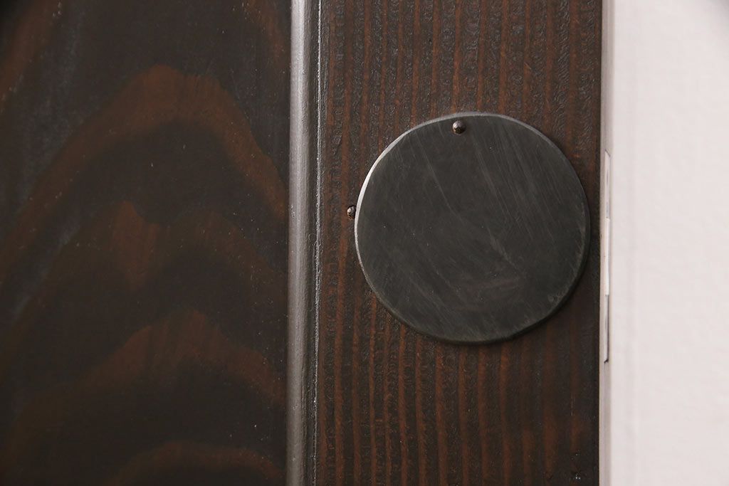 明治大正期の蔵戸をリペア&カスタム!設置場所に合わせてリサイズ。上吊り式ソフトクローズ戸枠を作成し、現状に近しい色味に着色し仕上げ。(引き戸、玄関戸、建具)