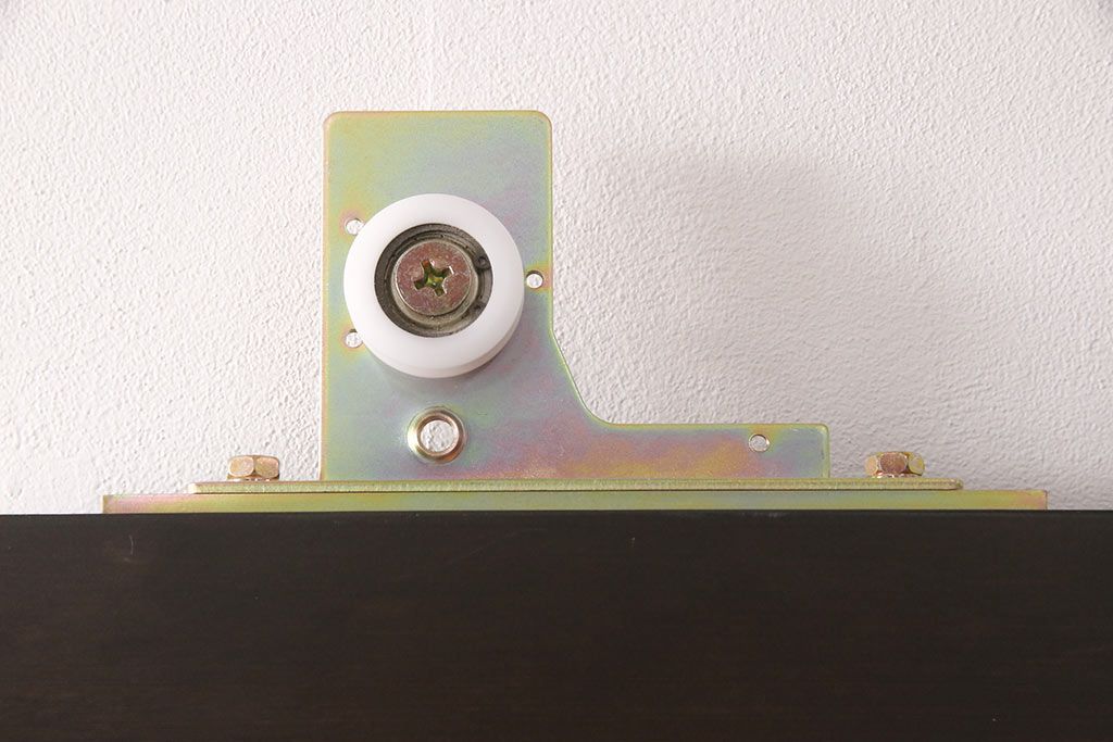 明治大正期の蔵戸をリペア&カスタム!設置場所に合わせてリサイズ。上吊り式ソフトクローズ戸枠を作成し、現状に近しい色味に着色し仕上げ。(引き戸、玄関戸、建具)