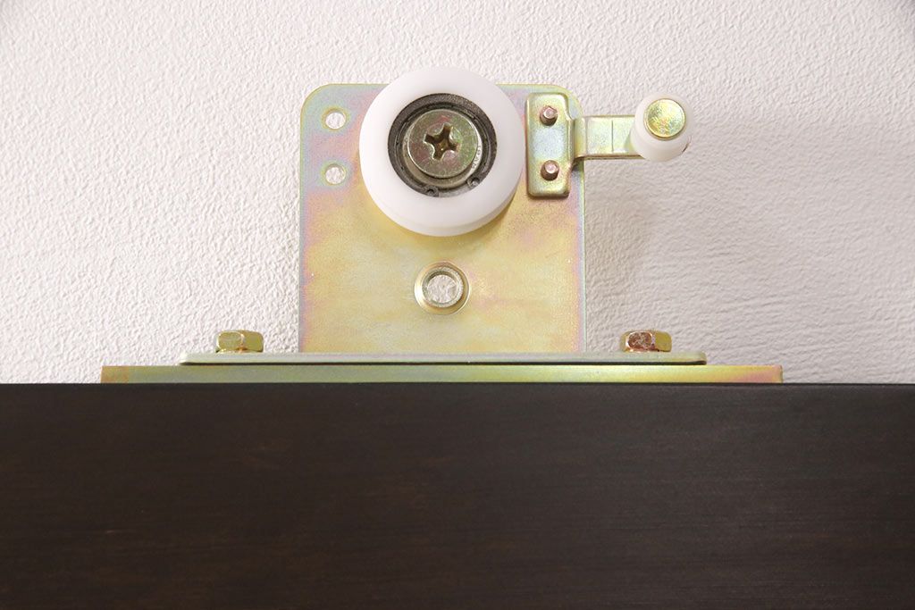 明治大正期の蔵戸をリペア&カスタム!設置場所に合わせてリサイズ。上吊り式ソフトクローズ戸枠を作成し、現状に近しい色味に着色し仕上げ。(引き戸、玄関戸、建具)