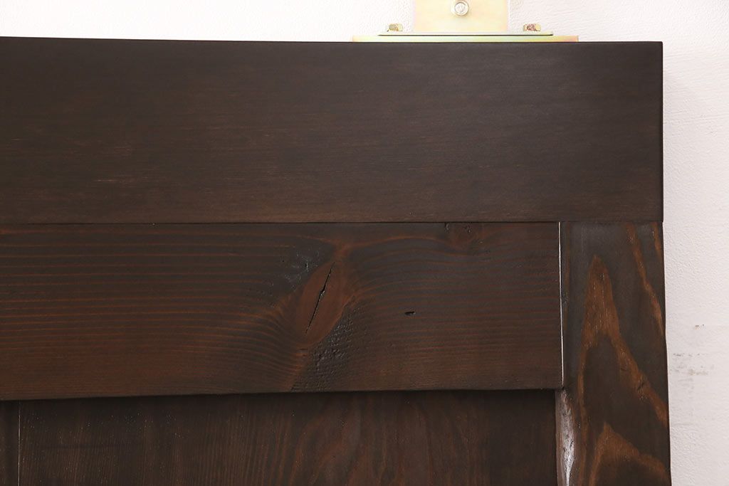 明治大正期の蔵戸をリペア&カスタム!設置場所に合わせてリサイズ。上吊り式ソフトクローズ戸枠を作成し、現状に近しい色味に着色し仕上げ。(引き戸、玄関戸、建具)