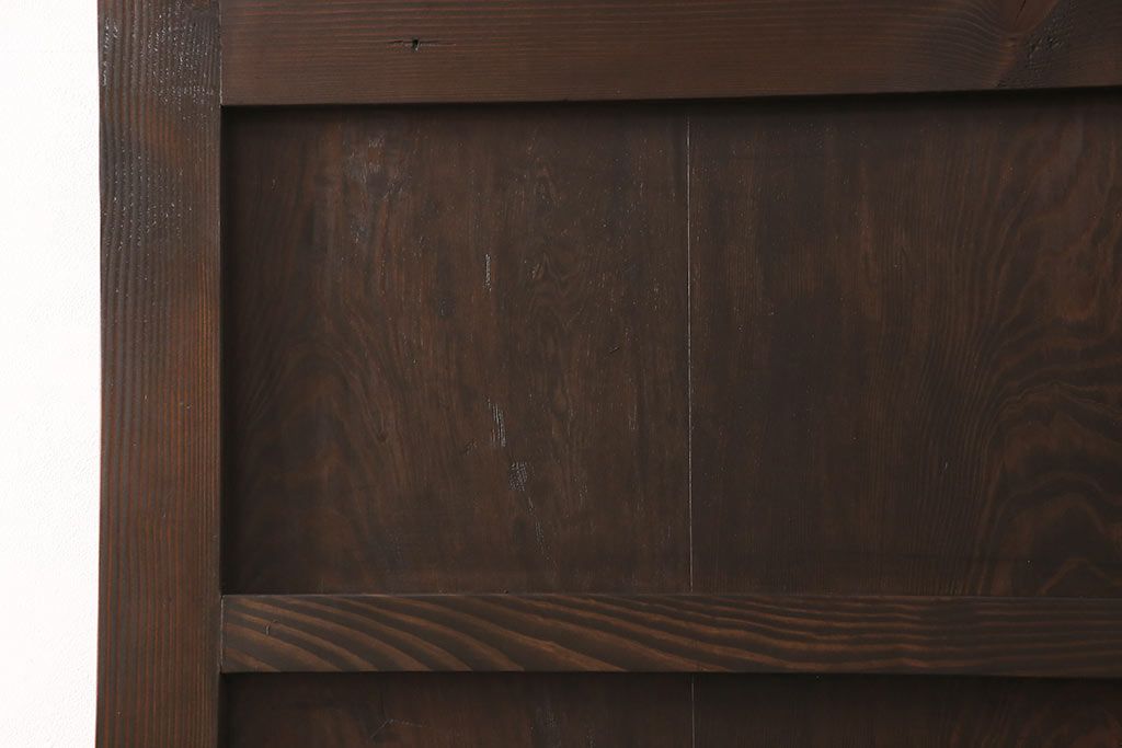 明治大正期の蔵戸をリペア&カスタム!設置場所に合わせてリサイズ。上吊り式ソフトクローズ戸枠を作成し、現状に近しい色味に着色し仕上げ。(引き戸、玄関戸、建具)