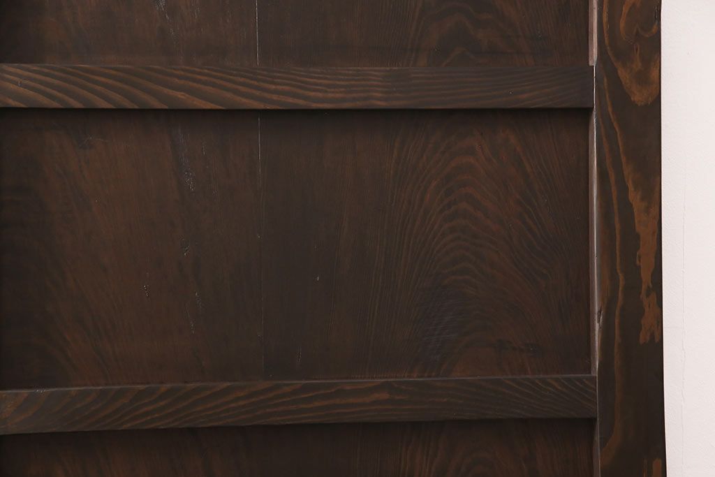 明治大正期の蔵戸をリペア&カスタム!設置場所に合わせてリサイズ。上吊り式ソフトクローズ戸枠を作成し、現状に近しい色味に着色し仕上げ。(引き戸、玄関戸、建具)