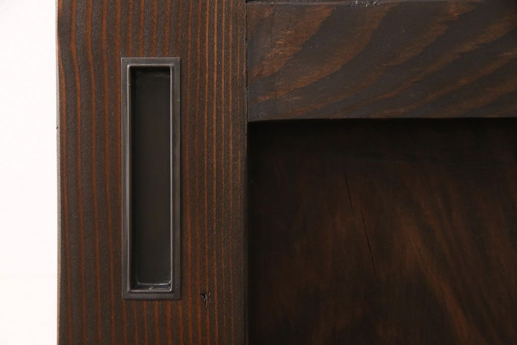 明治大正期の蔵戸をリペア&カスタム!設置場所に合わせてリサイズ。上吊り式ソフトクローズ戸枠を作成し、現状に近しい色味に着色し仕上げ。(引き戸、玄関戸、建具)