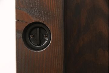 明治大正期の蔵戸をリペア&カスタム!設置場所に合わせてリサイズ。上吊り式ソフトクローズ戸枠を作成し、現状に近しい色味に着色し仕上げ。(引き戸、玄関戸、建具)