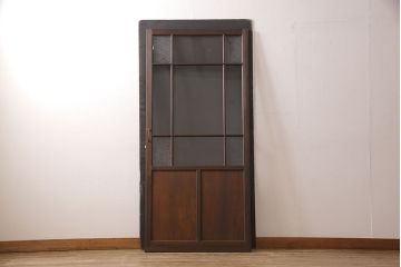 ガラス扉をリペア&カスタム!設置場所に合わせてリサイズ。取っ手とラッチを取り付け。赤味がかった茶色に着色し、水性ワックス仕上げ。(木製ドア、建具)