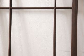 ガラス扉をリペア&カスタム!設置場所に合わせてリサイズ。取っ手とラッチを取り付け。赤味がかった茶色に着色し、水性ワックス仕上げ。(木製ドア、建具)