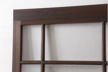 ガラス戸2枚をリペア&カスタム!設置場所に合わせてリサイズ。吊り戸金具を取り付け、クリアガラス、結霜ガラス、スリガラス、変わり花菱模様ガラスに入れ替え。現状に近しい色味に着色し仕上げ。(引き戸、建具)