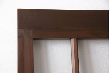 ガラス戸2枚をリペア&カスタム!設置場所に合わせてリサイズ。吊り戸金具を取り付け、クリアガラス、結霜ガラス、スリガラス、変わり花菱模様ガラスに入れ替え。現状に近しい色味に着色し仕上げ。(引き戸、建具)