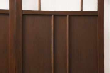 ガラス戸2枚をリペア&カスタム!設置場所に合わせてリサイズ。吊り戸金具を取り付け、クリアガラス、結霜ガラス、スリガラス、変わり花菱模様ガラスに入れ替え。現状に近しい色味に着色し仕上げ。(引き戸、建具)